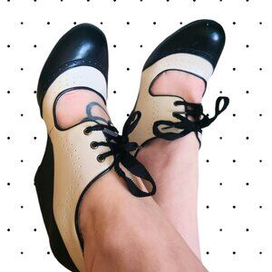 Crown Vintage Lace Up wedge heels SIZE 8M